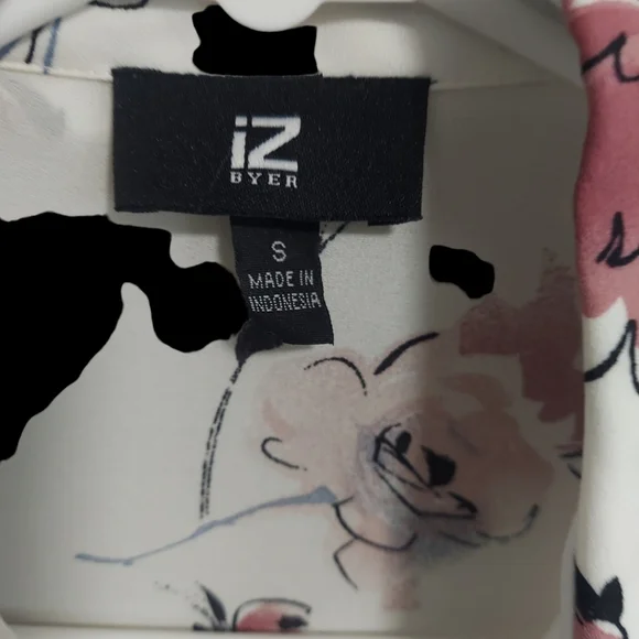 IZ Byer Blouse - Picture 5 of 5